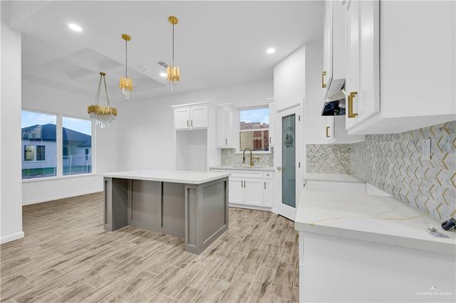 5709 Rayo Del Sol Street, Edinburg, TX 78542