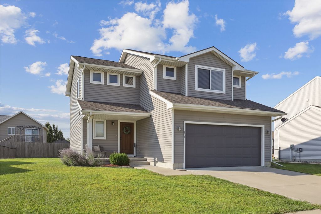 604 37th Street SW, Bondurant, IA 50035