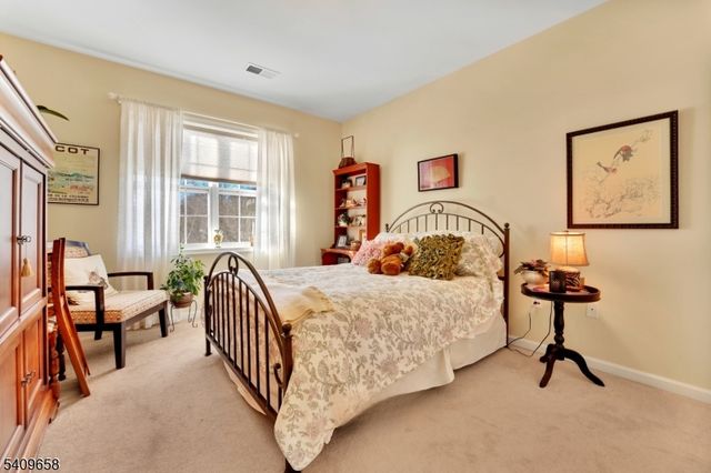 1118 Warrens Way, Wanaque Boro, NJ 07465