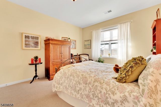 1118 Warrens Way, Wanaque Boro, NJ 07465