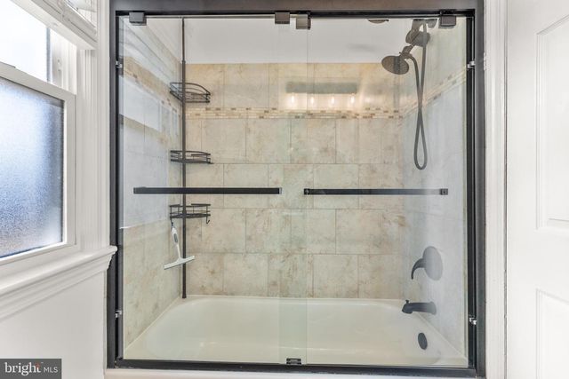 8 OXFORD AVE, Stratford, NJ 08084