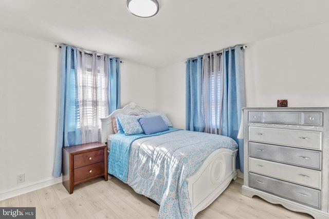 8 OXFORD AVE, Stratford, NJ 08084