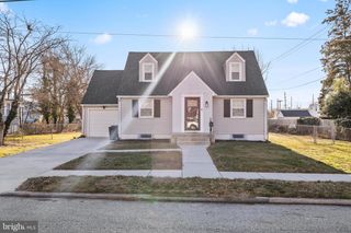 8 OXFORD AVE, Stratford, NJ 08084