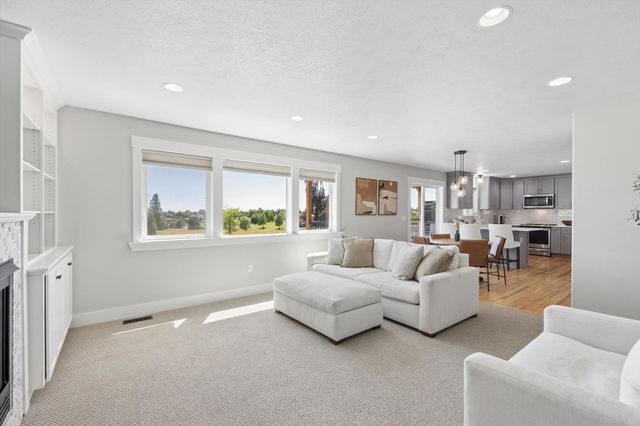 2407 W Walker Ct, Spokane, WA 99208