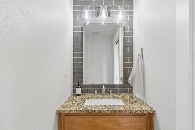 2407 W Walker Ct, Spokane, WA 99208