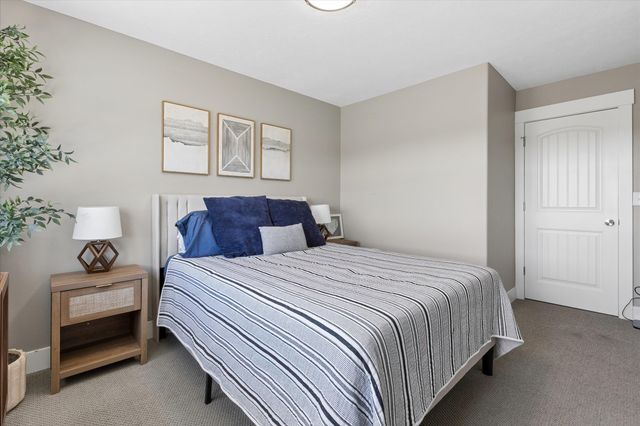 2407 W Walker Ct, Spokane, WA 99208