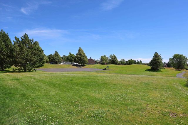 2407 W Walker Ct, Spokane, WA 99208