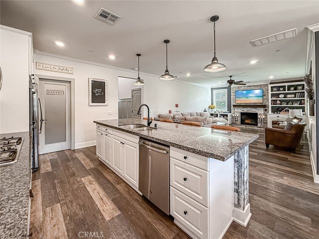 95 Redwood Grove Court, Simi Valley, CA 93065