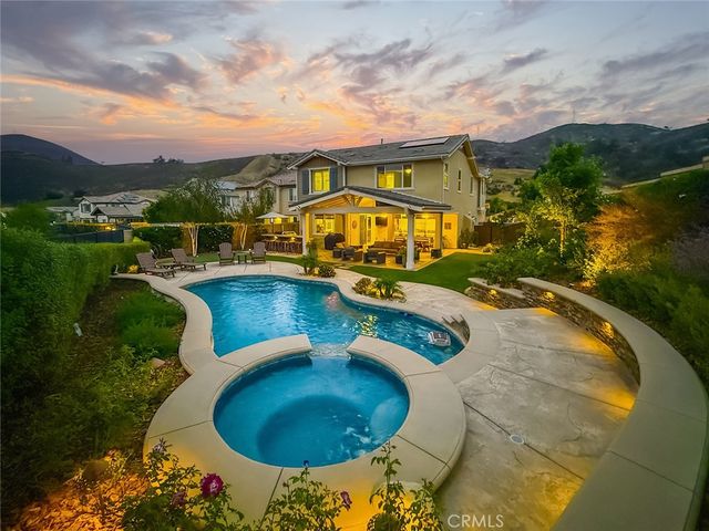 95 Redwood Grove Court, Simi Valley, CA 93065