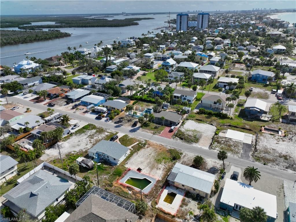 161 Hibiscus DR, FORT MYERS BEACH, FL 33931 — photo 5