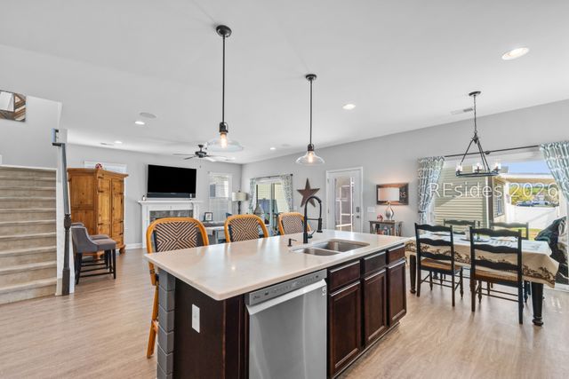 8 7th Ave, Bluffton, SC 29910