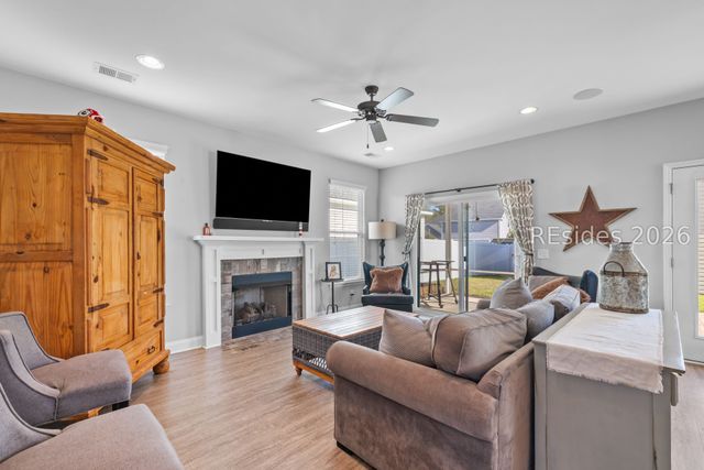 8 7th Ave, Bluffton, SC 29910