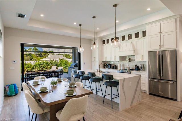 787 110th AVE N, Naples, FL 34108