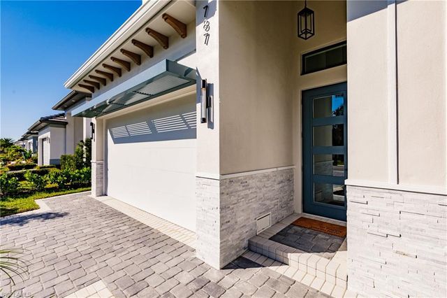 787 110th AVE N, Naples, FL 34108