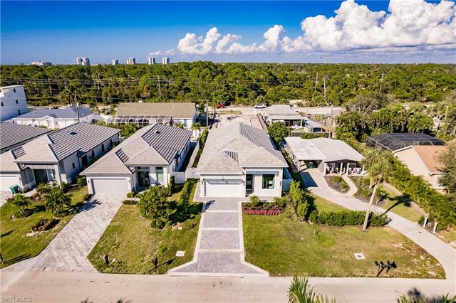 787 110th AVE N, Naples, FL 34108