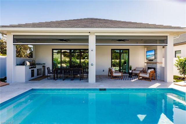 787 110th AVE N, Naples, FL 34108