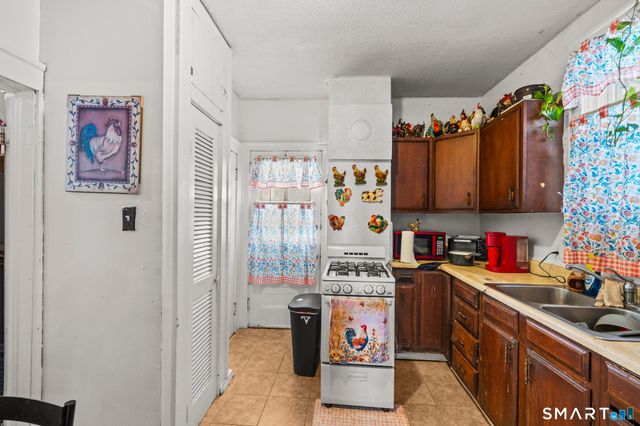 17 Pearl Street, Windham, CT 06226