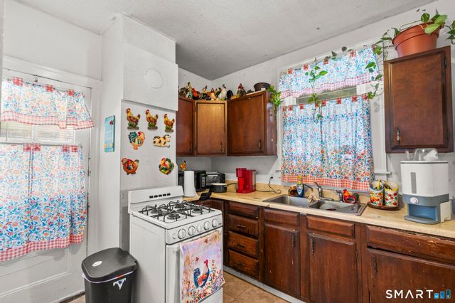 17 Pearl Street, Windham, CT 06226