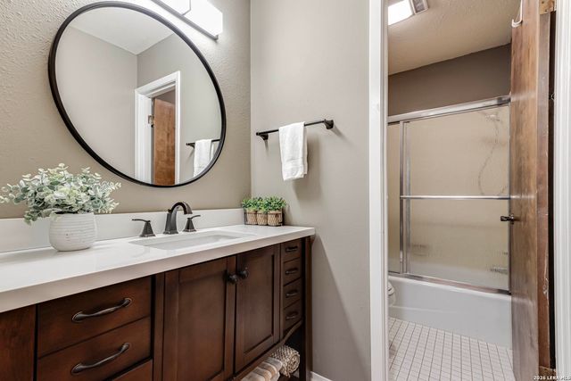 11303 Vance Jackson Rd Apt E3, San Antonio, TX 78230