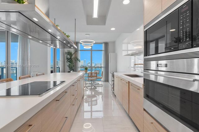 17301 Biscayne Blvd 1010, North Miami Beach, FL 33160