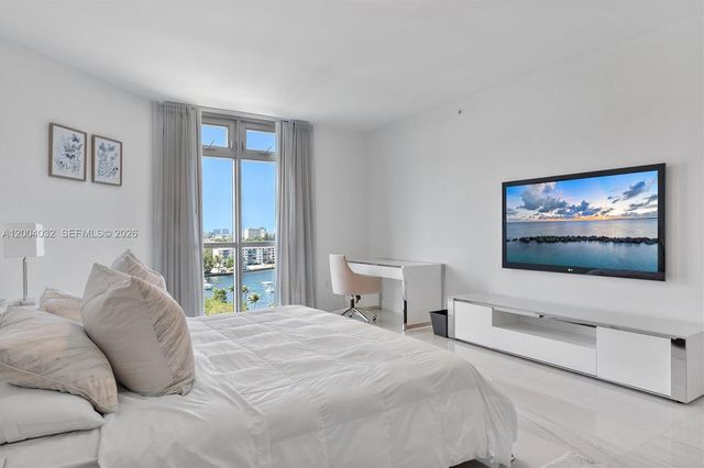 17301 Biscayne Blvd 1010, North Miami Beach, FL 33160