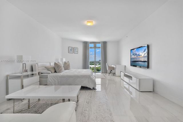17301 Biscayne Blvd 1010, North Miami Beach, FL 33160