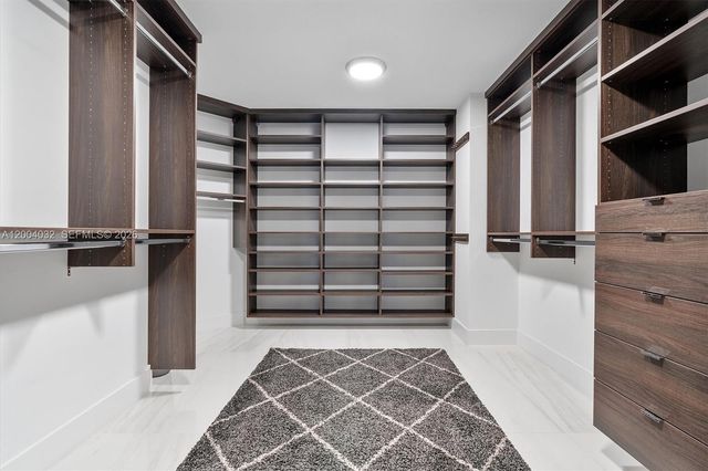 17301 Biscayne Blvd 1010, North Miami Beach, FL 33160