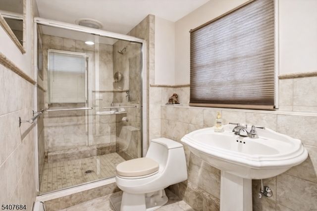 61 Carlisle Rd, Wayne Twp., NJ 07470