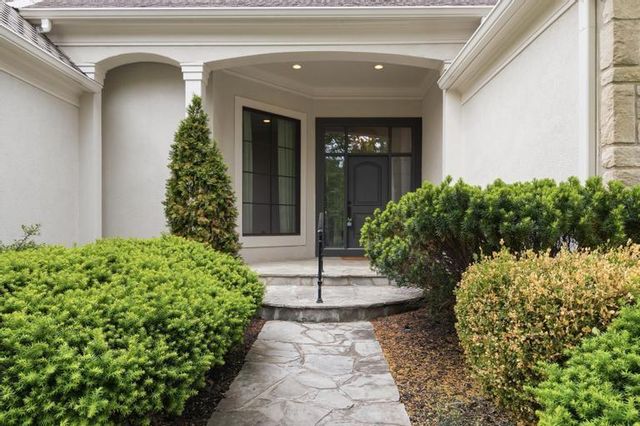 5244 W 115th Terrace, Leawood, KS 66211