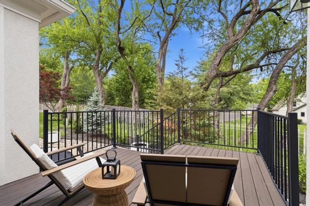 5244 W 115th Terrace, Leawood, KS 66211