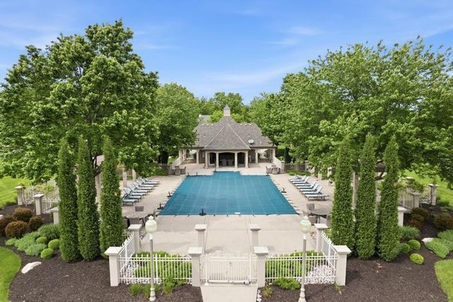 5244 W 115th Terrace, Leawood, KS 66211