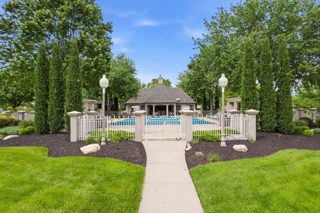 5244 W 115th Terrace, Leawood, KS 66211