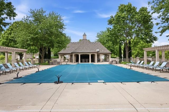 5244 W 115th Terrace, Leawood, KS 66211