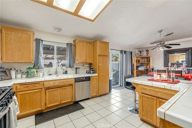 19084 Rocksprings Road, Hesperia, CA 92345