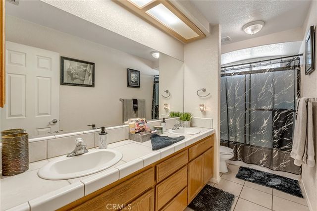 19084 Rocksprings Road, Hesperia, CA 92345