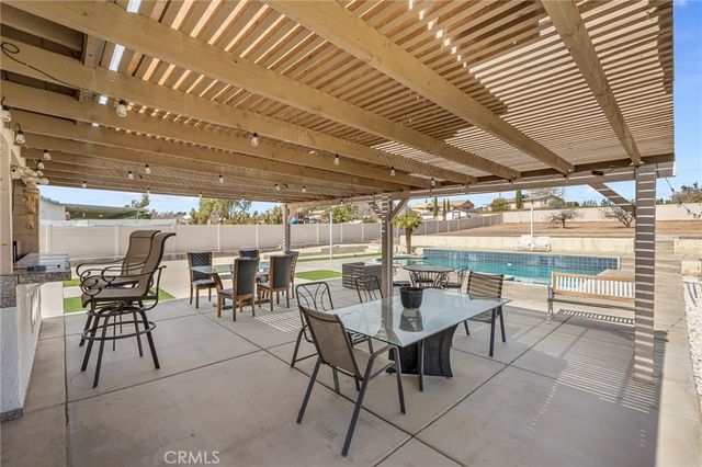 19084 Rocksprings Road, Hesperia, CA 92345