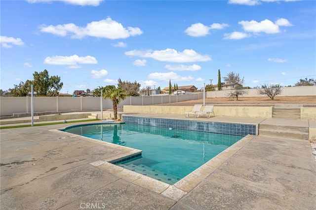 19084 Rocksprings Road, Hesperia, CA 92345