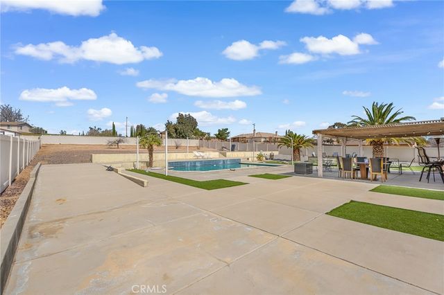 19084 Rocksprings Road, Hesperia, CA 92345