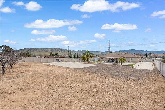 19084 Rocksprings Road, Hesperia, CA 92345