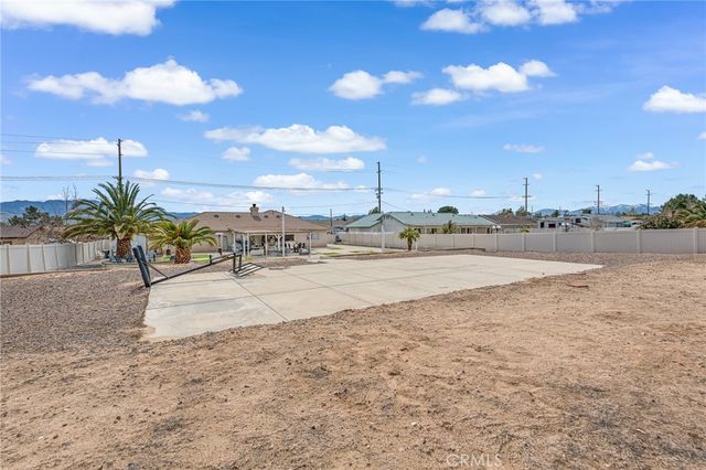 19084 Rocksprings Road, Hesperia, CA 92345