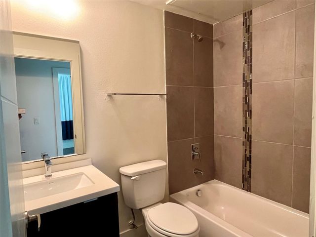 604 N Bluff DR 242, Austin, TX 78745