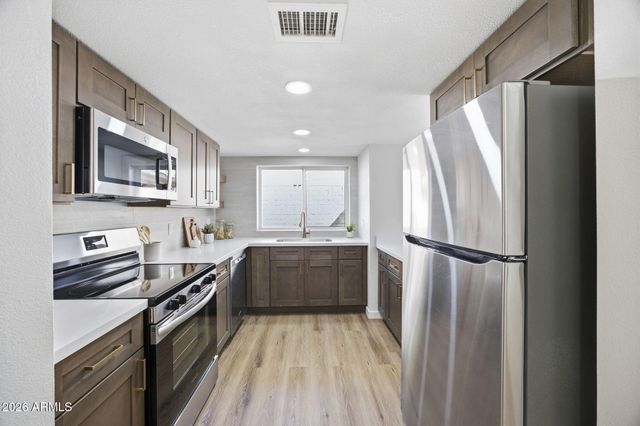 2668 W TEMPLE Street, Chandler, AZ 85224