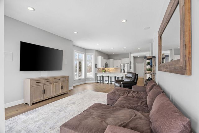 17111 Eagleview Way, Farmington, MN 55024