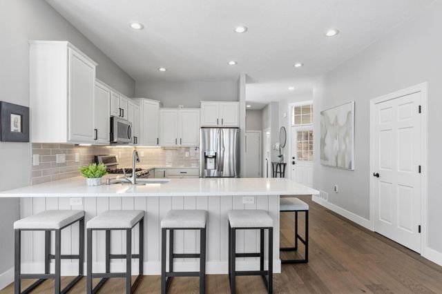 17111 Eagleview Way, Farmington, MN 55024