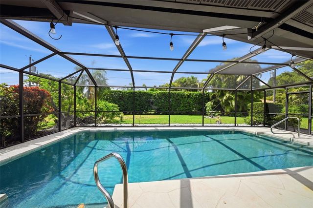 450 RUBENS DRIVE E, Nokomis, FL 34275
