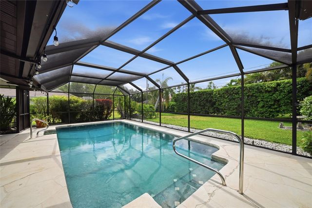 450 RUBENS DRIVE E, Nokomis, FL 34275