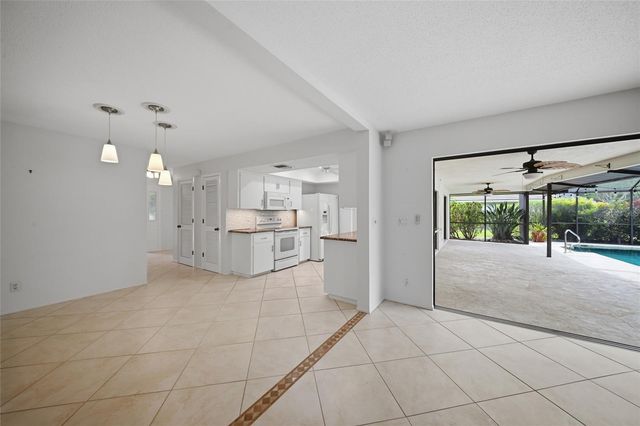 450 RUBENS DRIVE E, Nokomis, FL 34275