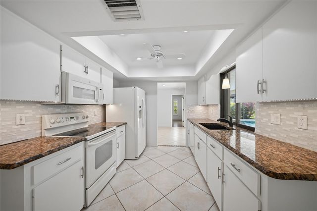 450 RUBENS DRIVE E, Nokomis, FL 34275