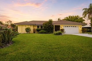 450 RUBENS DRIVE E, Nokomis, FL 34275