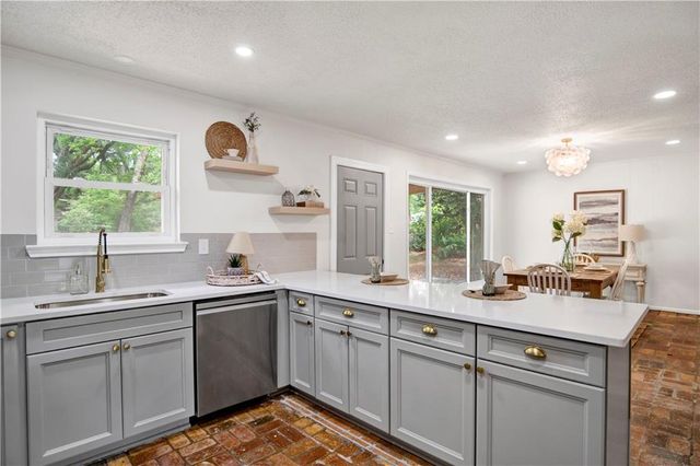 322 Thunderbird Drive W, Satsuma, AL 36572